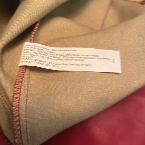 {ELOQUII} Faux Leather Red Paperbag Waist Skirt with Tie and Pockets Size 26 - Picture 8 of 13